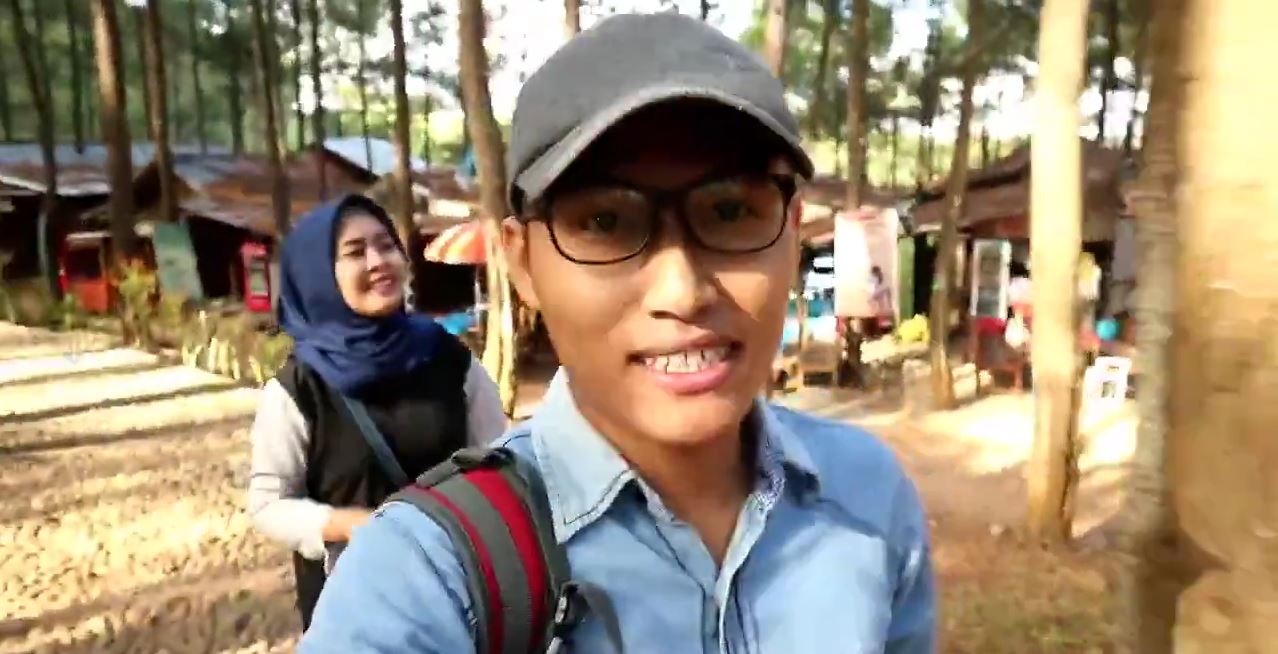 Jalan Jalan Di Kebun Sawit Bersama Pacar Baru Malah Nemu Gubuk Buat Iclik Viral